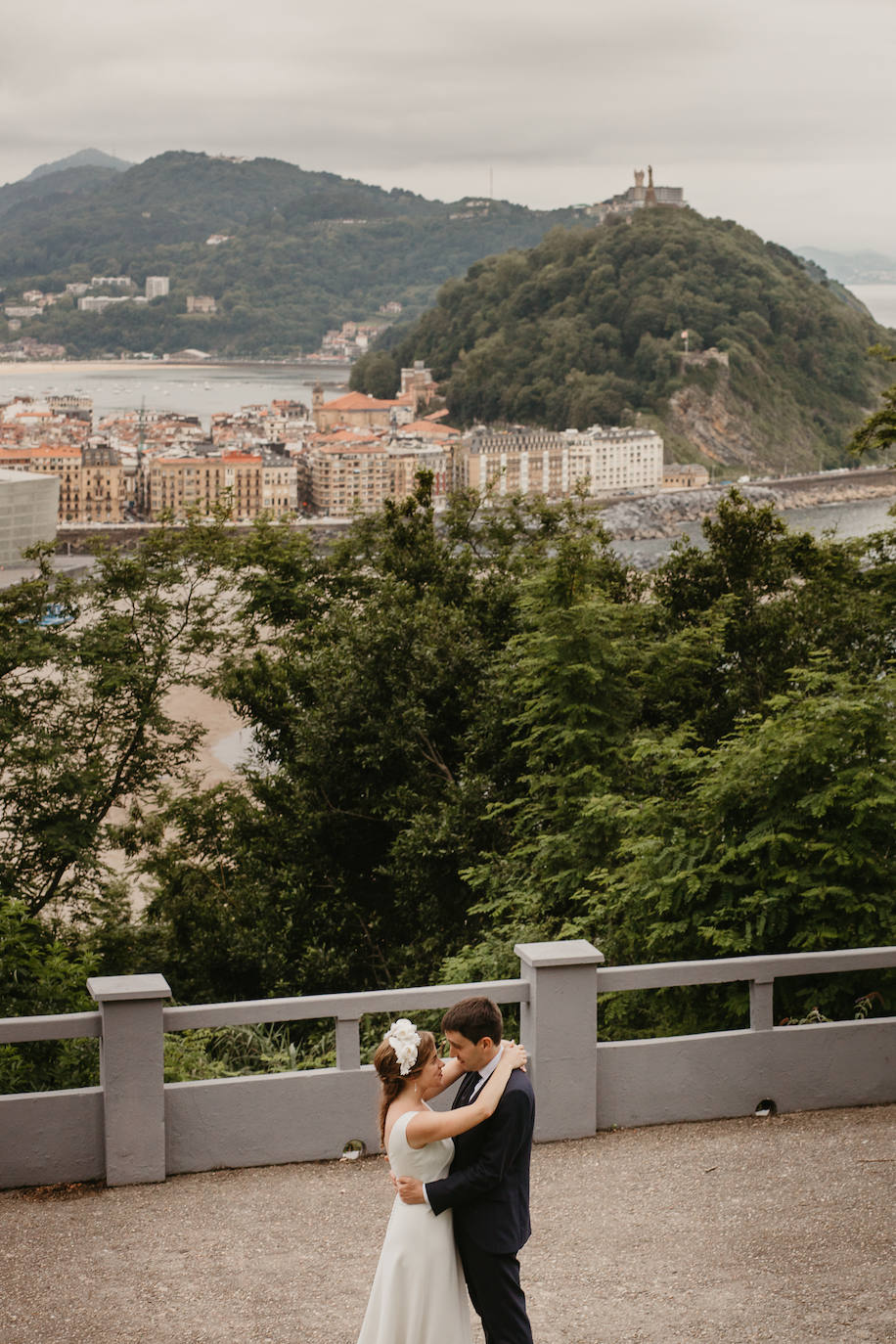 Amaia Urkia y Xabier Elorza se dieron el «sí quiero» en una emotiva ceremonia celebrada en el Mirador de Ulía