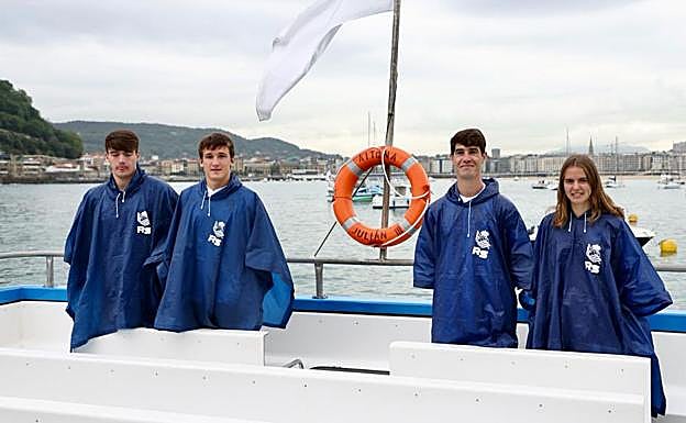 Aritz Elustondo ha sido el principal referente de la presentación, acompañado, entre otros, por Urko González de Zárate, Iker Kortajarena, de la Real C, y Mirari Uria, del femenino.