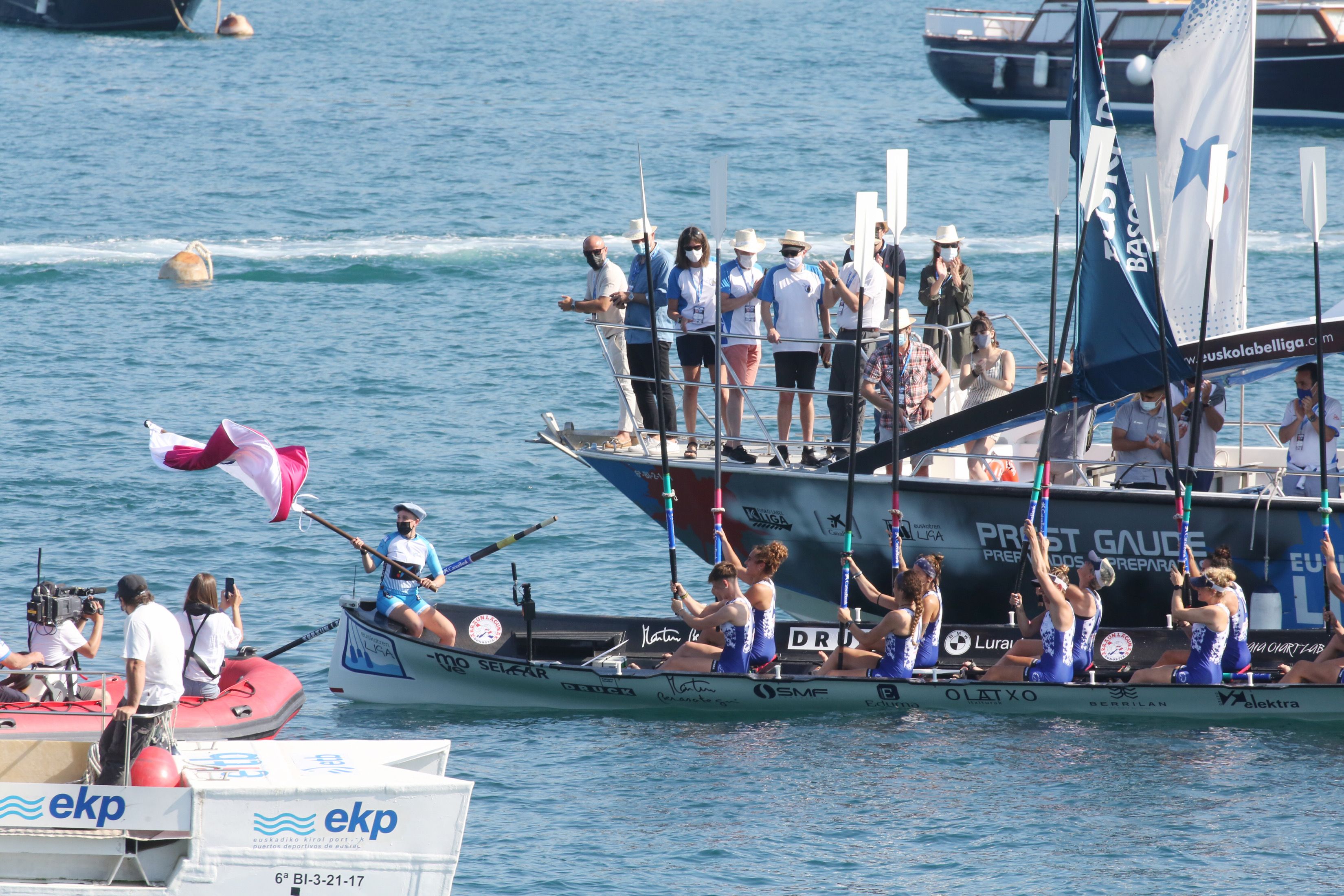 Las traineras de Arraun-Lagunak, Orio, Donostiarra y Hondarribia han remado hoy en la V Bandera Donostiarra-Turismo Castilla La Mancha, tercera jornada de la Liga Euskotren