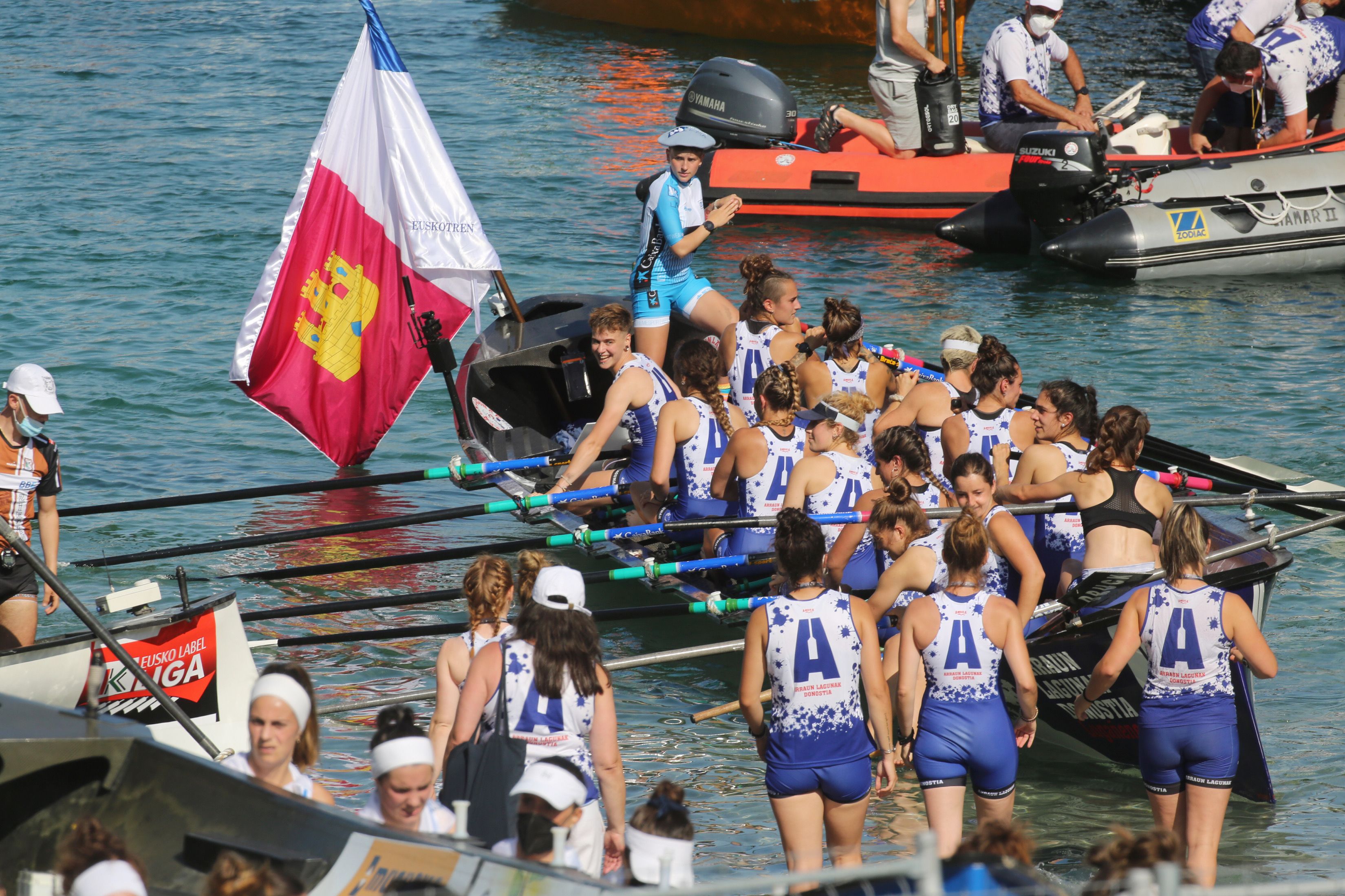 Las traineras de Arraun-Lagunak, Orio, Donostiarra y Hondarribia han remado hoy en la V Bandera Donostiarra-Turismo Castilla La Mancha, tercera jornada de la Liga Euskotren