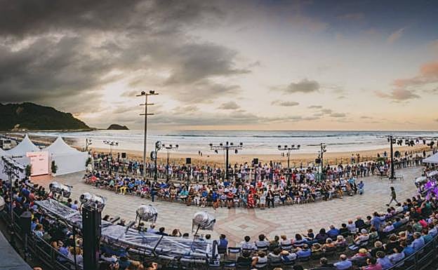Edicion 2018 celebrada en el Malecón de Zarautz.