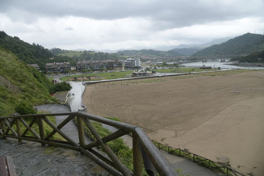 Durante la tarde, los chubascos serán cada vez más esporádicos e incluso se abrirán algunos claros.