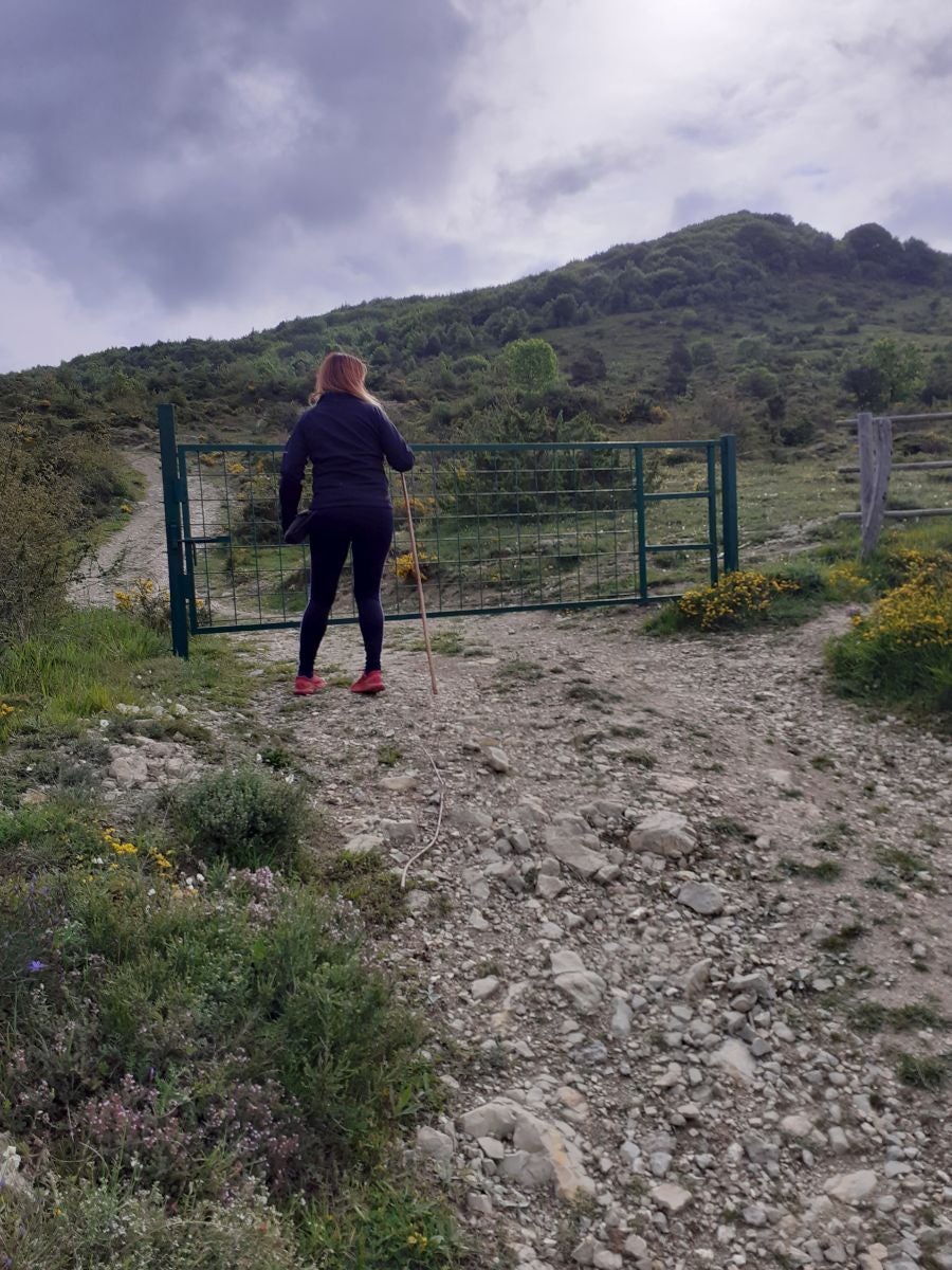 Preciosa cima, muy cerca de Irurtzun, alberga un antiguo templo cuya perfecta ubicación lo convirtió en un importante punto de vigilancia