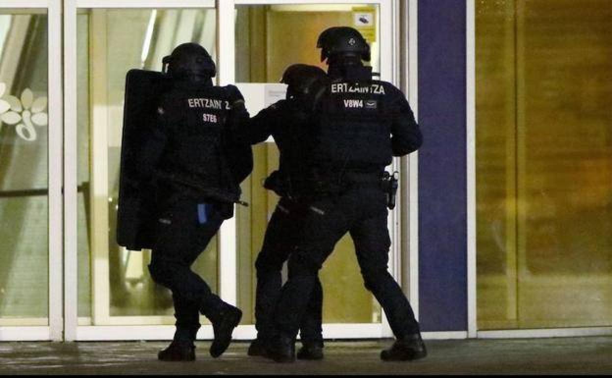 Intervención anterior de la Ertzaintza en Vitoria.