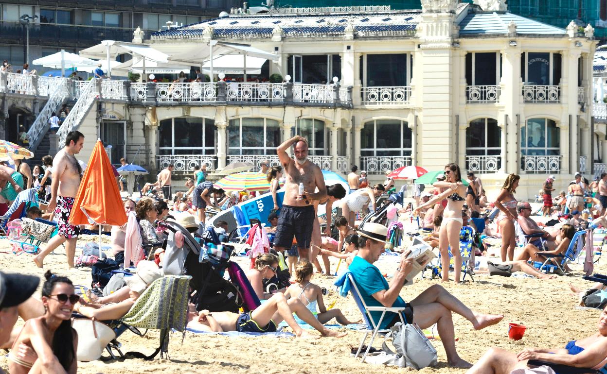 La Concha, con ganas de disfrutar por fin de un día de verano. 