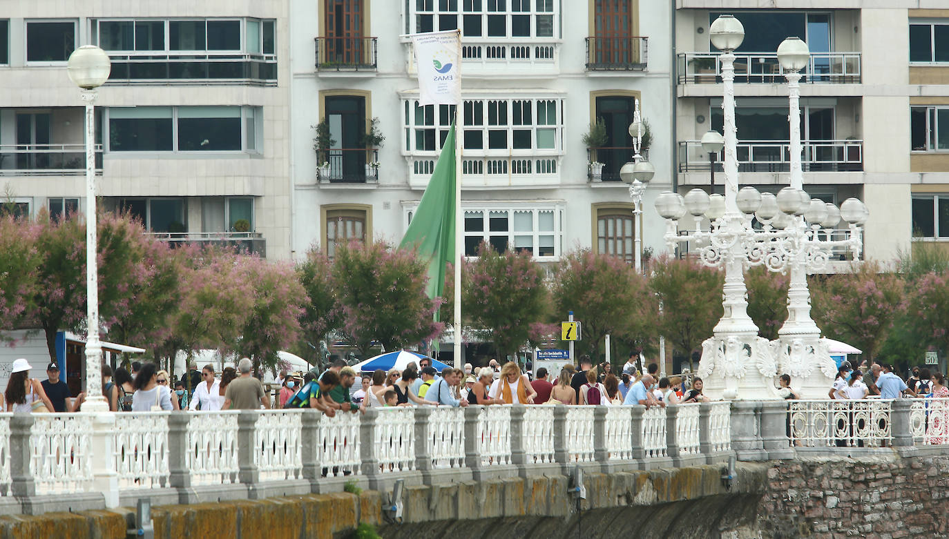 Fotos: Un domingo caluroso y a remojo