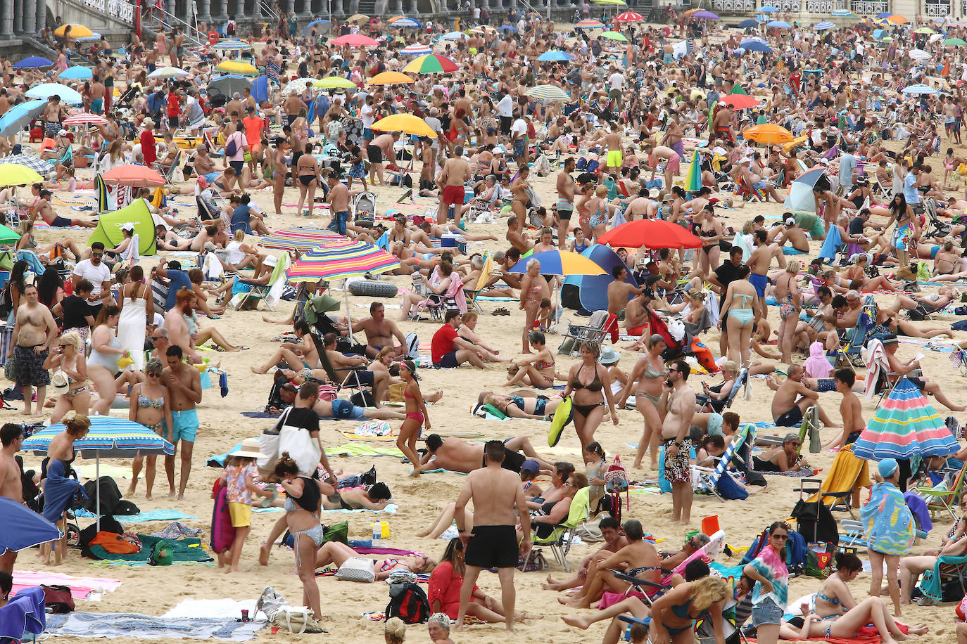 Fotos: Un domingo caluroso y a remojo