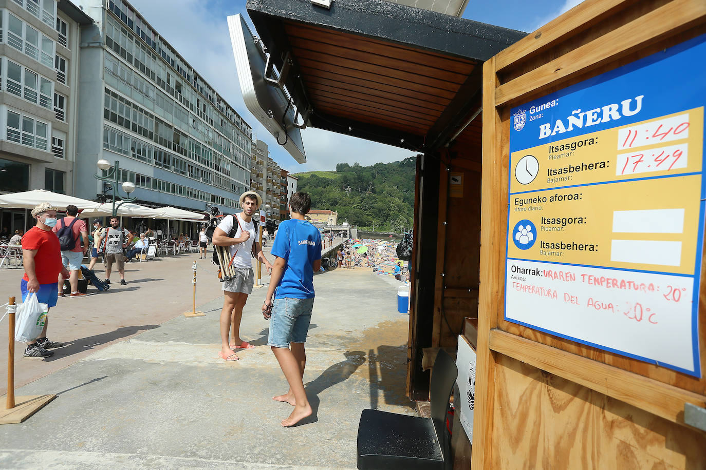 Fotos: Un domingo caluroso y a remojo