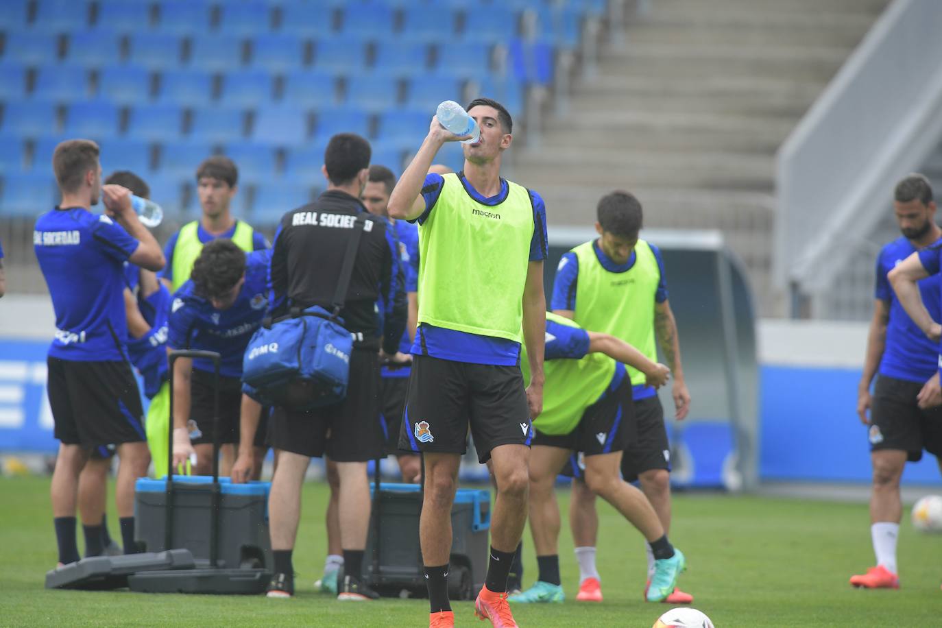 El conjunto txuri-urdin ha realizado hoy el último entrenamiento antes del segundo partido de la pretemporada que le enfrentará al equipo babazorro. 