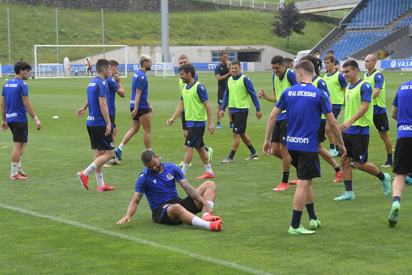 El conjunto txuri-urdin ha realizado hoy el último entrenamiento antes del segundo partido de la pretemporada que le enfrentará al equipo babazorro. 