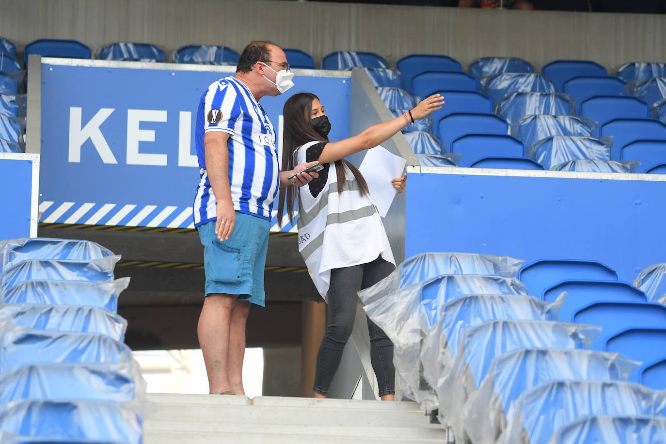 La afición de la Real Sociedad vuelve al estadio después de un largo periodo de tiempo