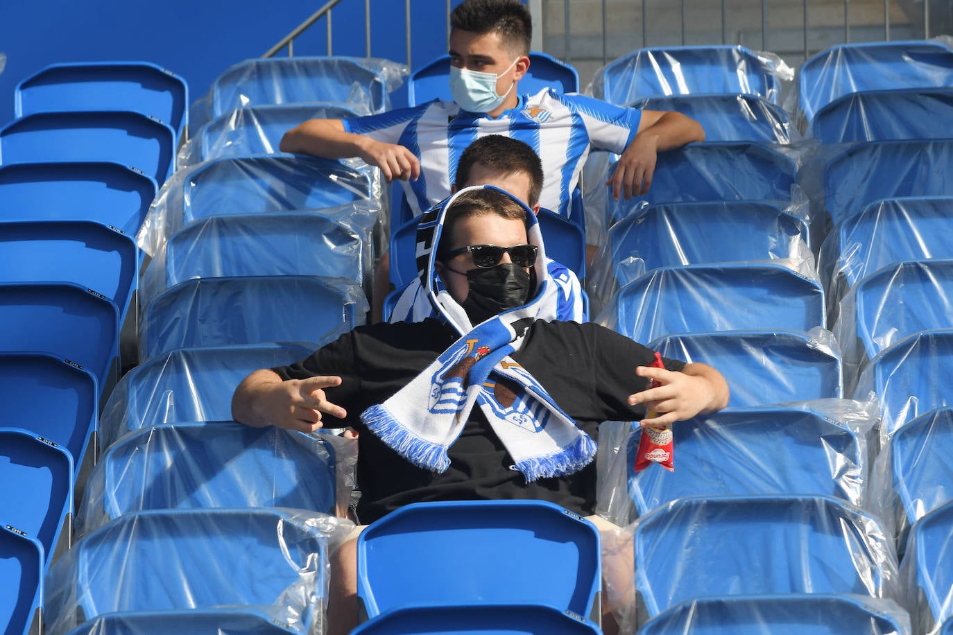 La afición de la Real Sociedad vuelve al estadio después de un largo periodo de tiempo