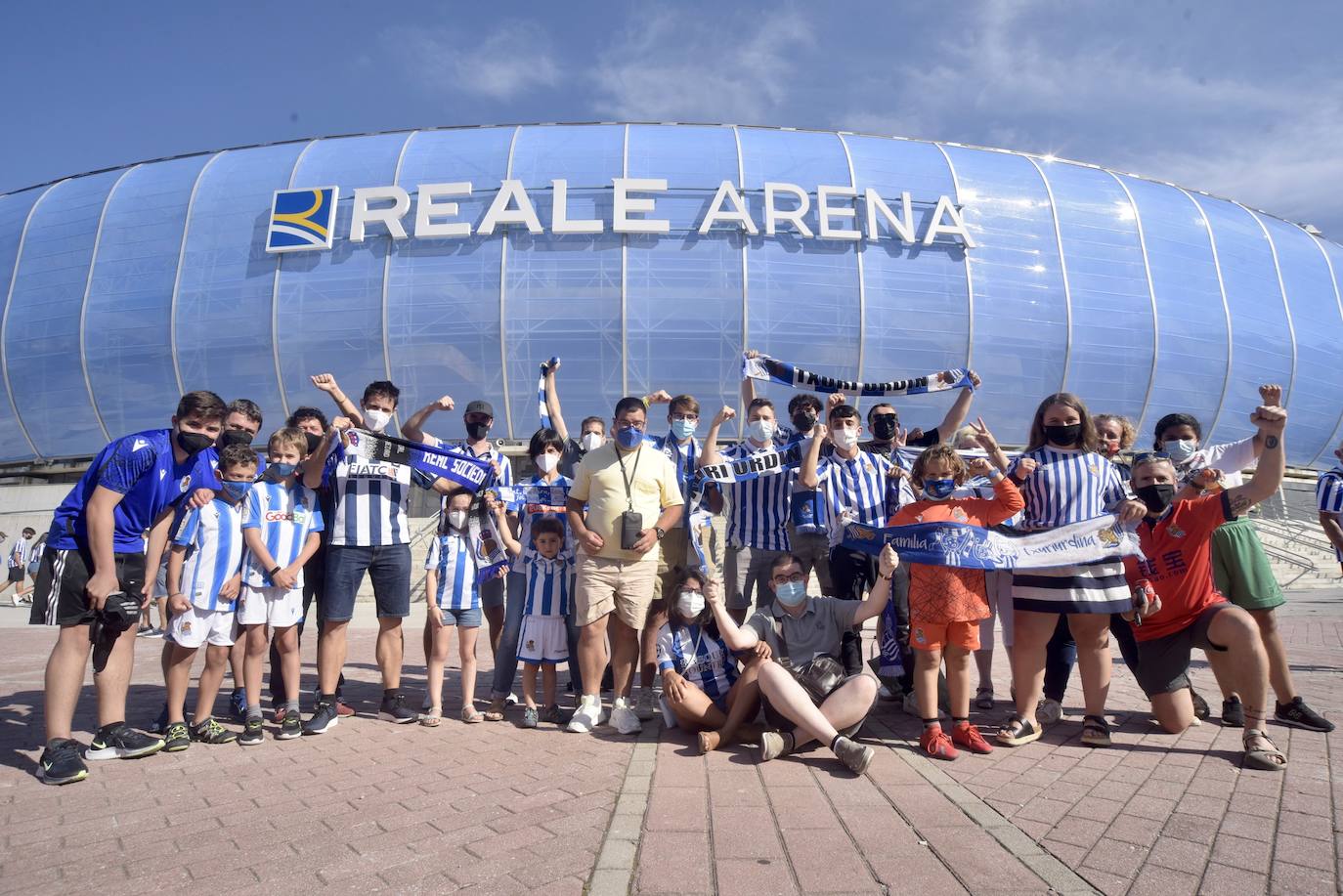 La afición de la Real Sociedad vuelve al estadio después de un largo periodo de tiempo