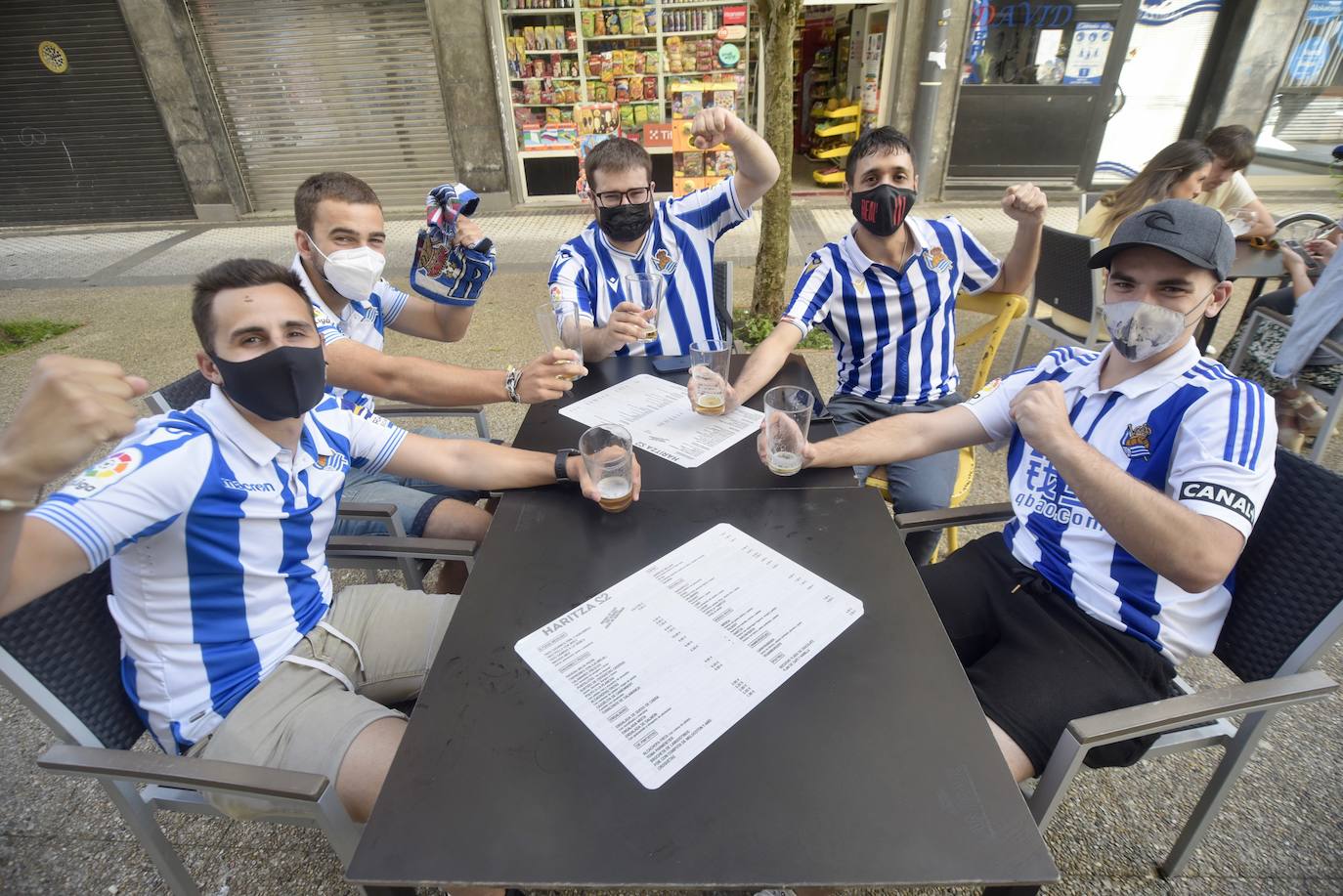 La afición de la Real Sociedad vuelve al estadio después de un largo periodo de tiempo