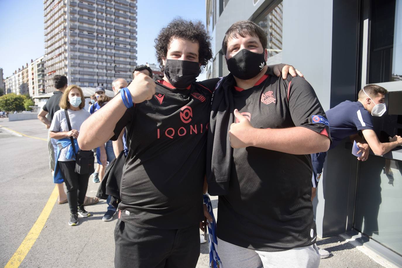 La afición de la Real Sociedad vuelve al estadio después de un largo periodo de tiempo