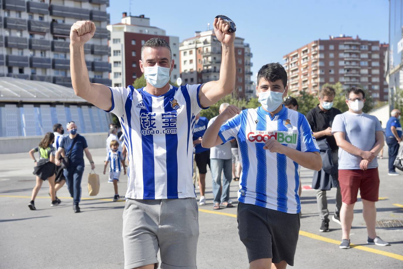 La afición de la Real Sociedad vuelve al estadio después de un largo periodo de tiempo