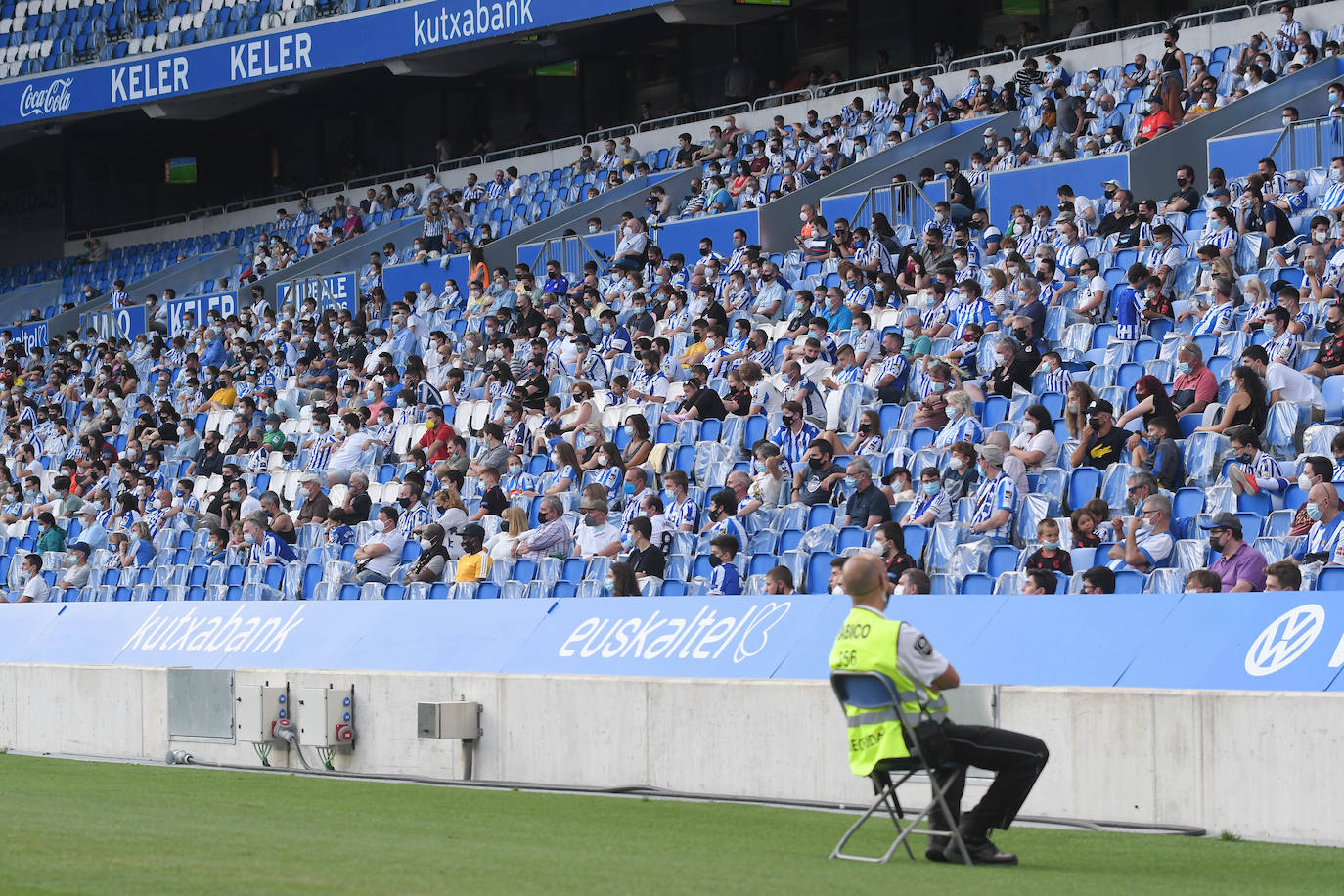 La afición de la Real Sociedad vuelve al estadio después de un largo periodo de tiempo