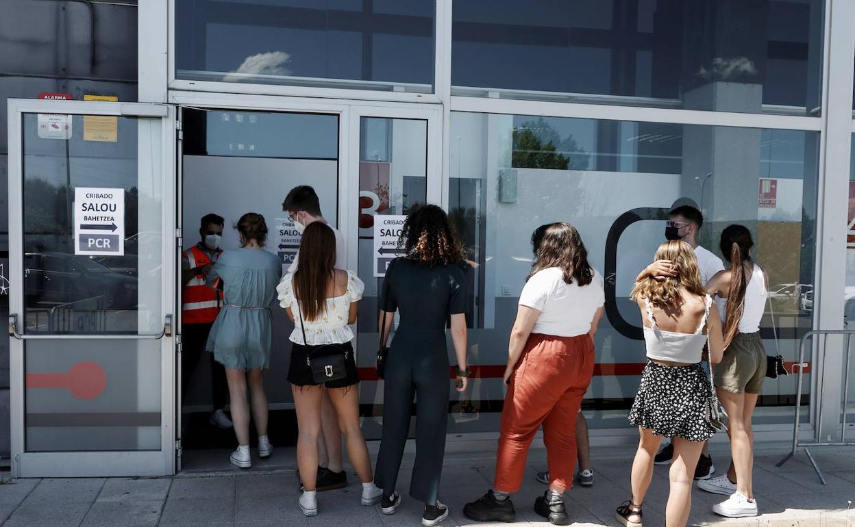 Imagen del cribado a jóvenes venidos de Salud realizado en Navarra.