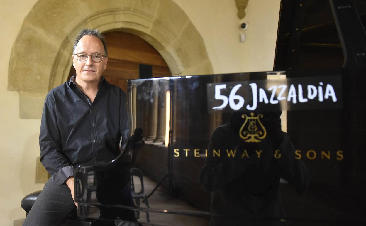 Iñaki Salvador, en los momentos previos a su actuación ayer en el museo de San Telmo