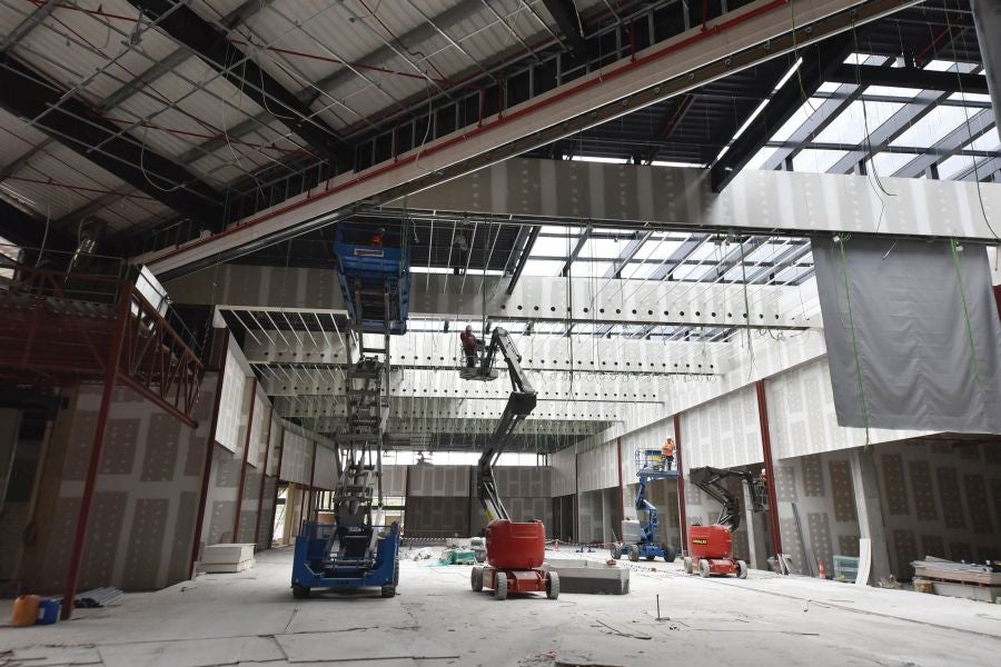 Quince restaurantes y cinco salas de cine premium abrirán en noviembre en la primera fase de ampliación del complejo