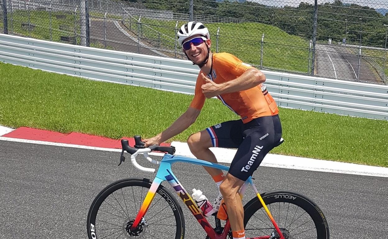 Bauke Mollema lanza un gesto optimista hacia la Clásica desde el circuito de Fuji, donde fue cuarto en los Juegos.