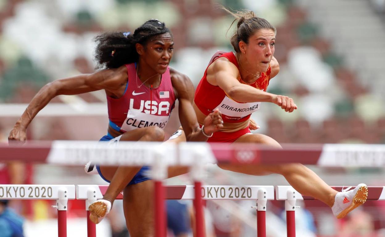 Teresa Errandonea, junto a Christina Clemons, en pleno esfuerzo. 