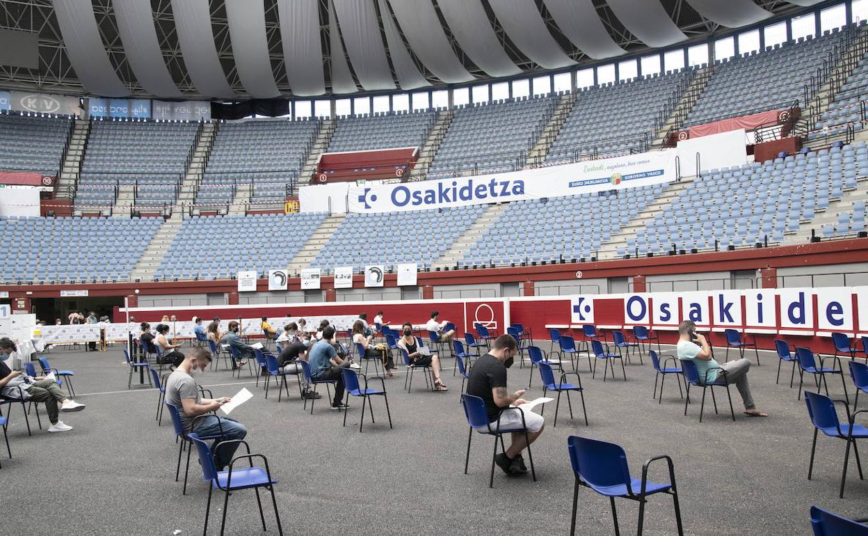 Covid en Euskadi:Sagardui hace un llamamiento a los vascos para que se vacunen «cuanto antes porque hay 22.000 citas libres hasta septiembre»