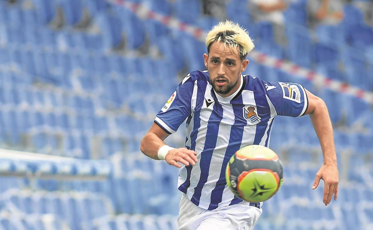 Januzaj se escapa con el balón controlado en el partido de la semana pasada contra el Mónaco. 