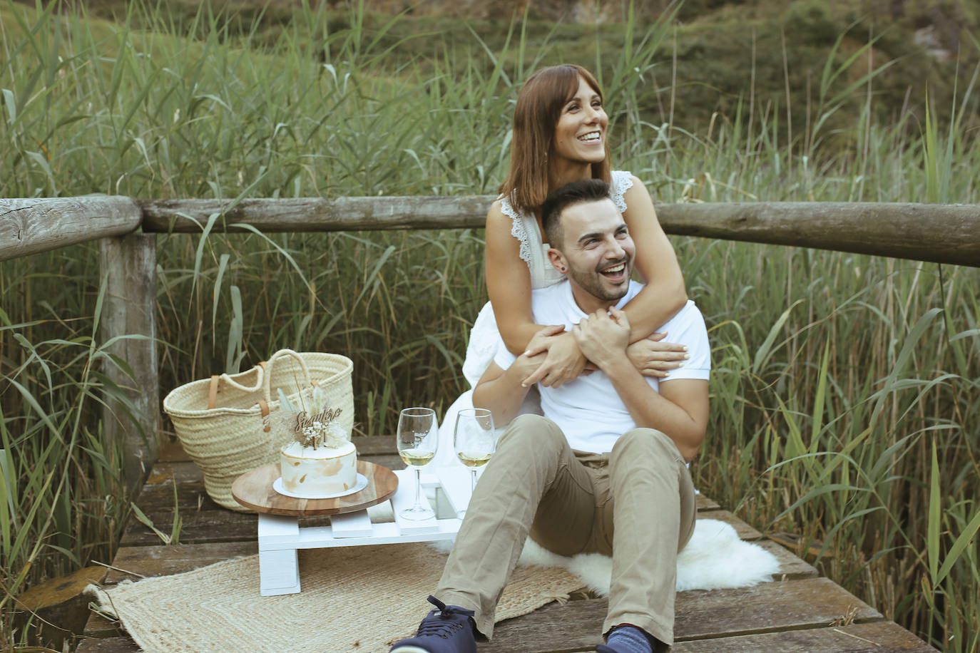 Ianire y Luis se darán el 'sí quiero' en una boda poco convencional. Antes de la esperada fecha (20 de agosto), han querido compartir su amor a través de una preboda singular cargada de amor
