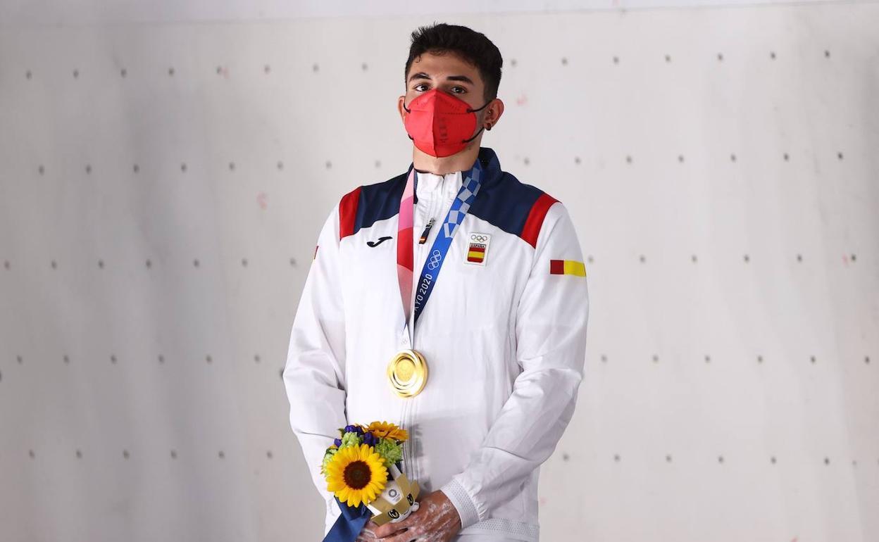 Alberto Ginés, con el oro.