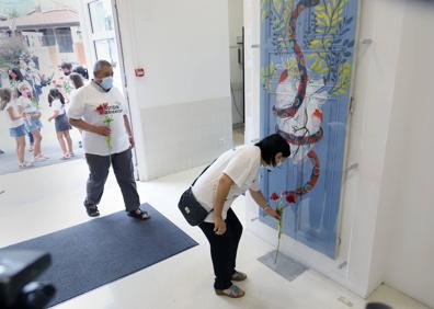 Imagen secundaria 1 - Familiares y amigos de Asier Niebla reclaman en Urnieta «justicia» tres años después de su muerte