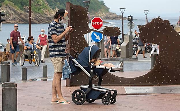 Euskadi notifica otros 927 contagios y 59 ingresos hospitalarios en las últimas horas