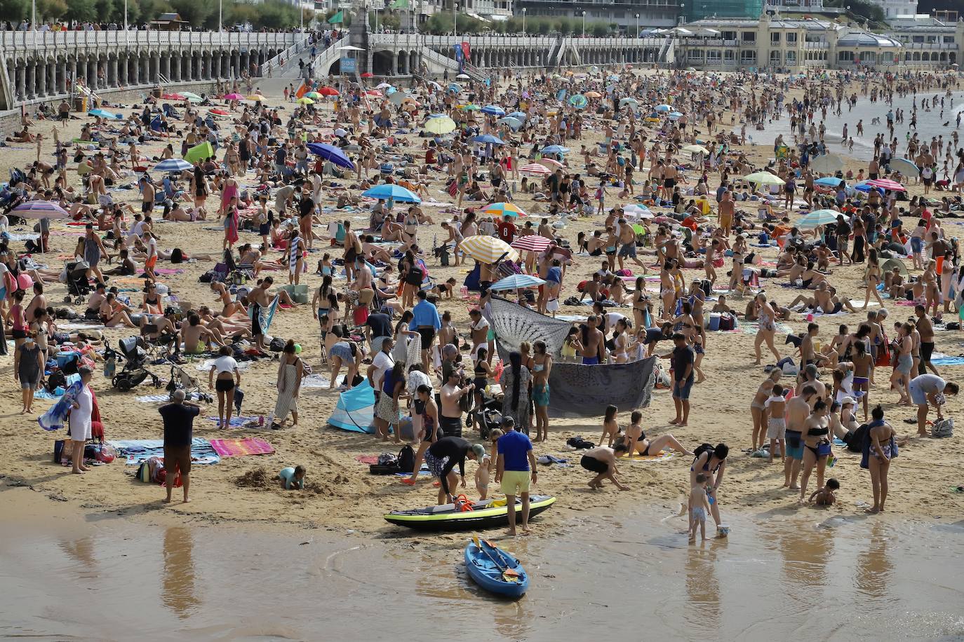 Fotos: Donostia cuelga el cartel de ‘completo’