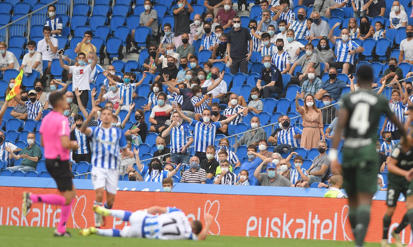 Fotos: Las mejores imágenes del debut del Sanse en el Reale Arena