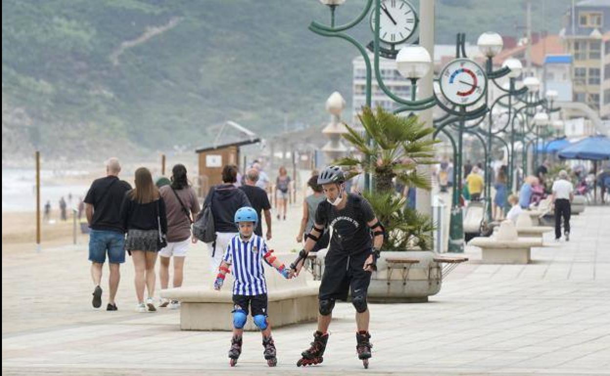 Coronavirus: La quinta ola de la pandemia continúa su lento retroceso con 756 positivos más detectados en Euskadi