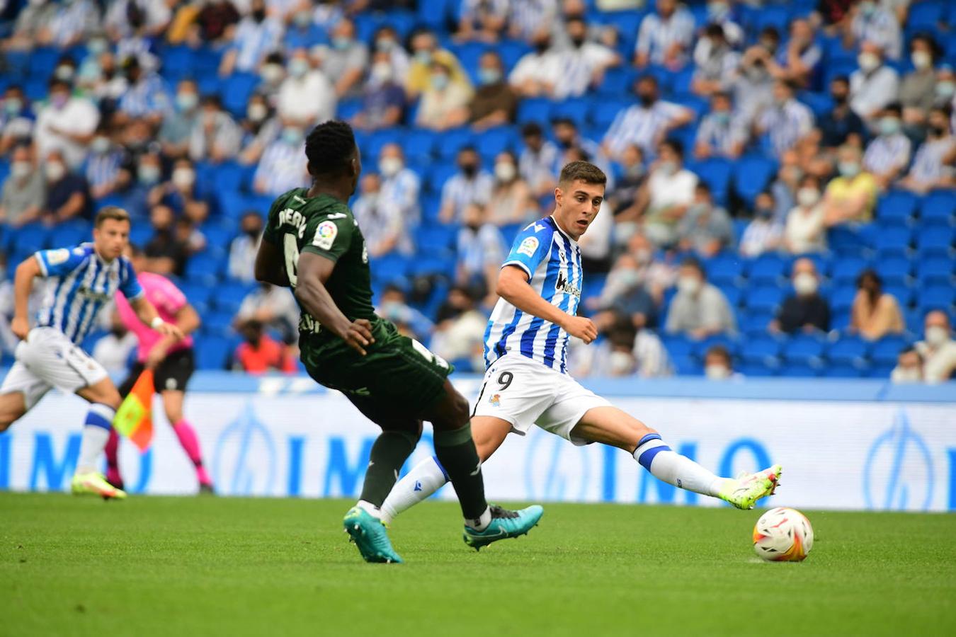 Fotos: Las mejores imágenes del debut del Sanse en el Reale Arena