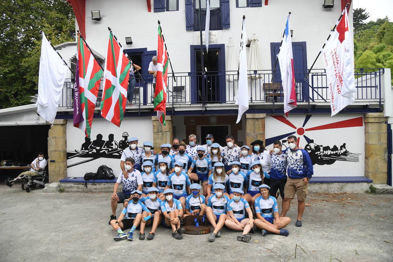 Fotos: Las remeras de Arraun Lagunak ya celebran su Liga Euskotren