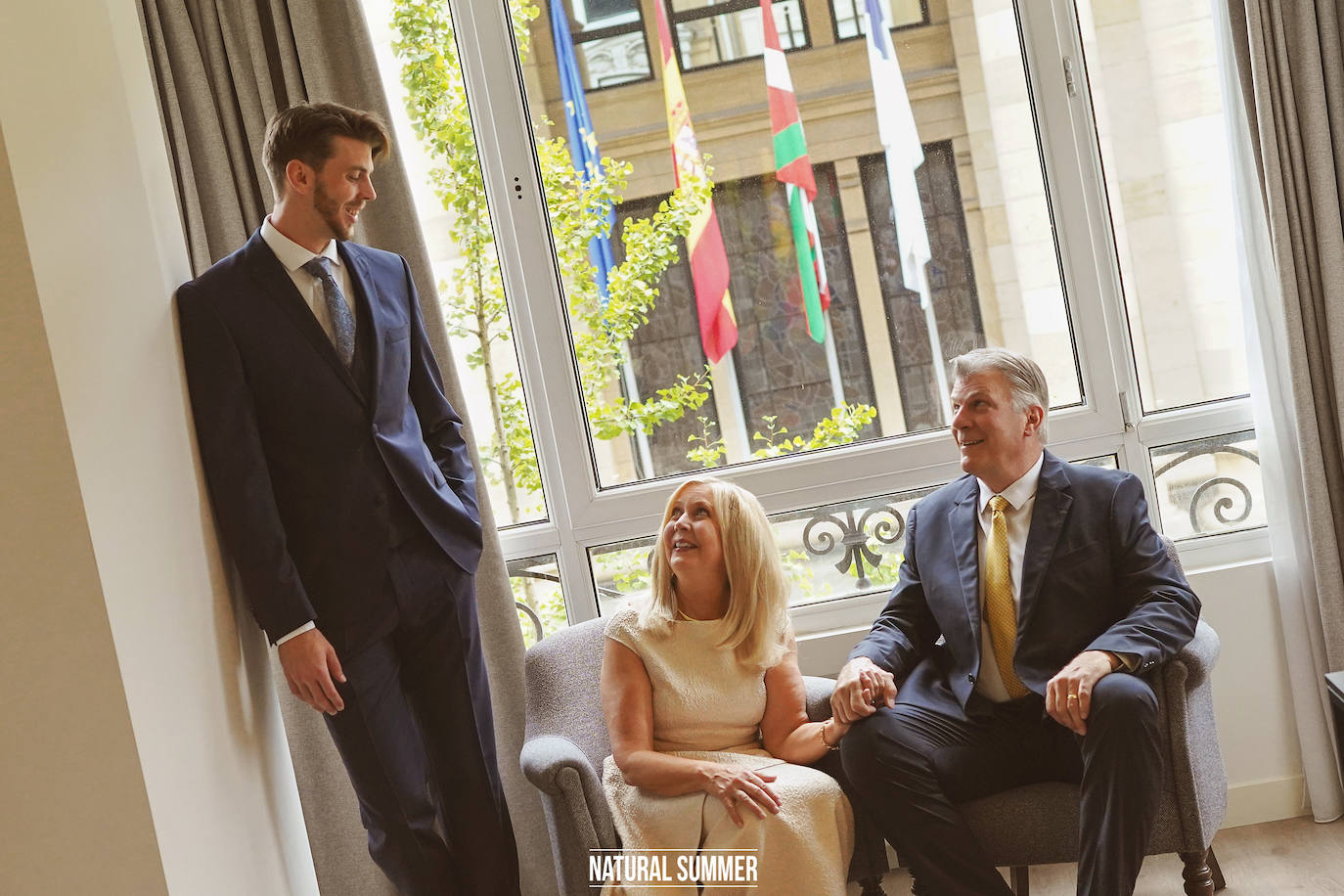Contra viento y marea, y nunca mejor dicho, la pareja formada por la periodista donostiarra Danae Zarzuelo y el jugador de baloncesto Mike Carlson se dieron un 'sí quiero' más que emotivo. He aquí los mejores momentos del inolvidable y esperado día