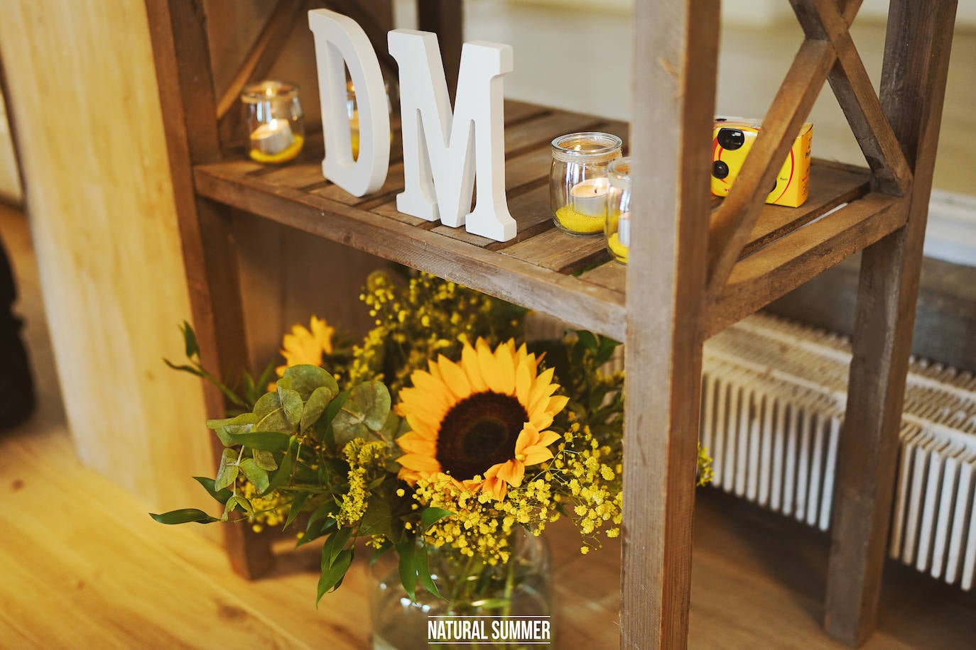 Contra viento y marea, y nunca mejor dicho, la pareja formada por la periodista donostiarra Danae Zarzuelo y el jugador de baloncesto Mike Carlson se dieron un 'sí quiero' más que emotivo. He aquí los mejores momentos del inolvidable y esperado día