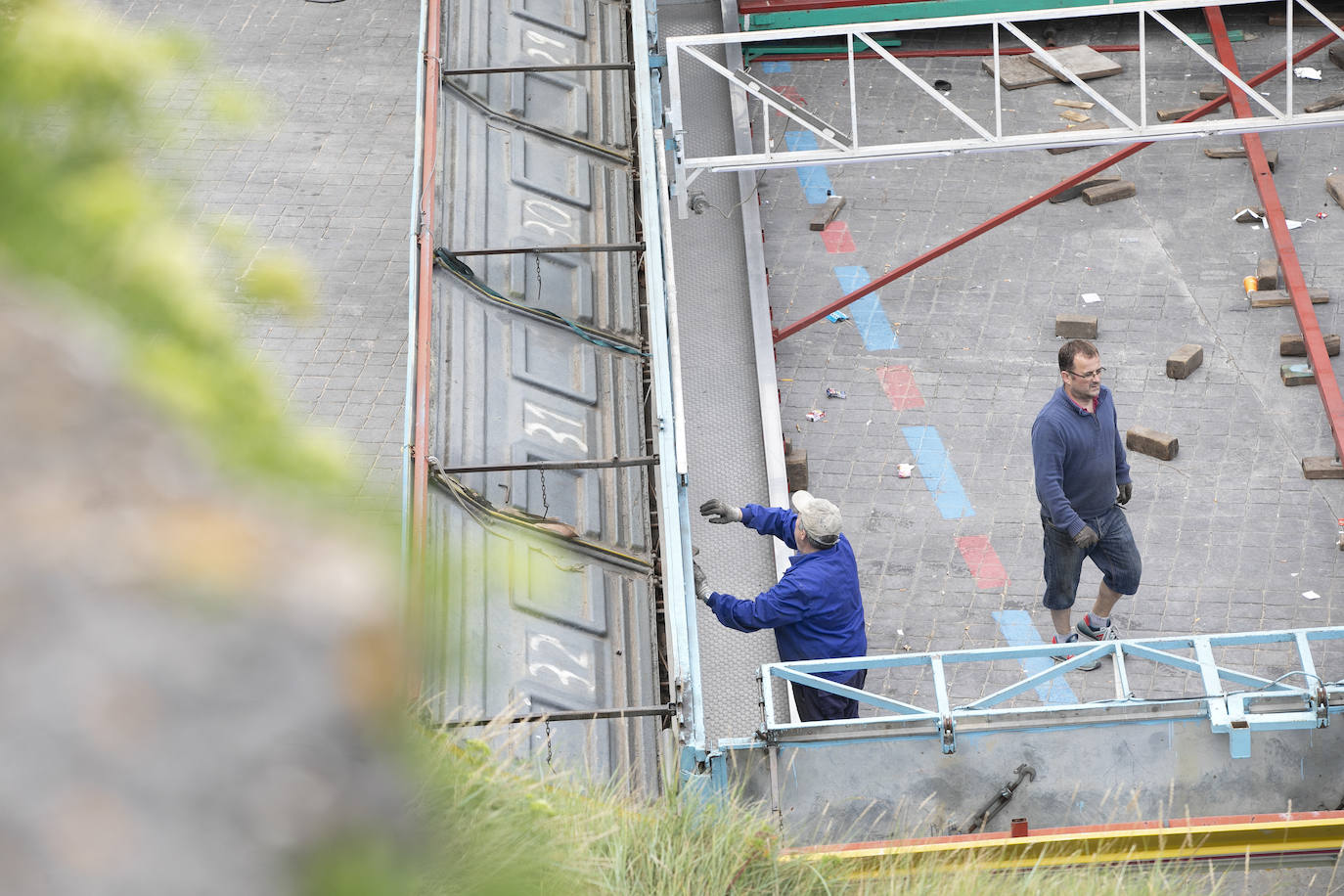 Era la primera vez que se instalaba el ferial del Paseo Nuevo sin el contexto de la celebración de la Semana Grande, lo que en un primer momento provocó dudas sobre cuál sería la respuesta del público. Ahora, una vez despedidas las atracciones el balance tanto de los feriantes como de Donostia Festak no puede ser más satisfactorio. Se han superado las expectativas en cuanto a afluencia de personas y se ha constatado un elevado respeto por el cumplimiento de las normas sanitarias impuestas por la pandemia del Covid.