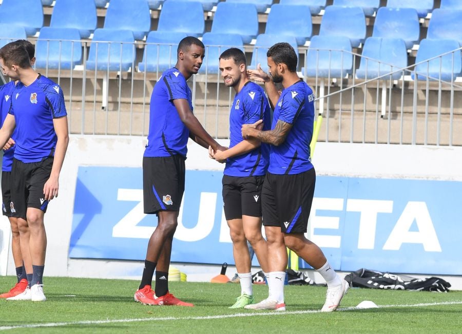 Fotos: Isak vuelve a entrenar en Zubieta