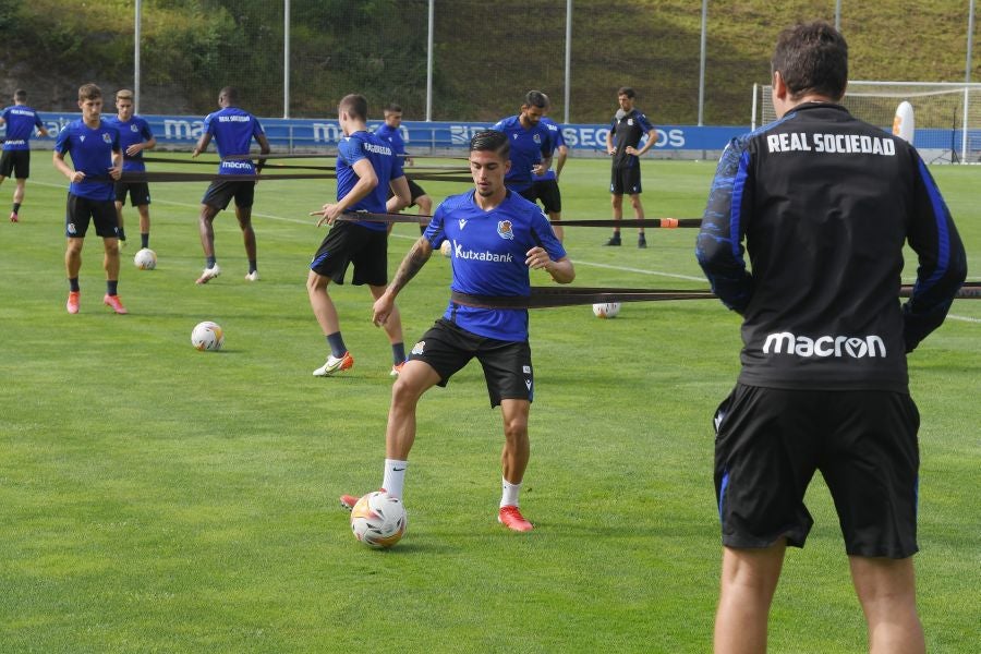Fotos: Isak vuelve a entrenar en Zubieta