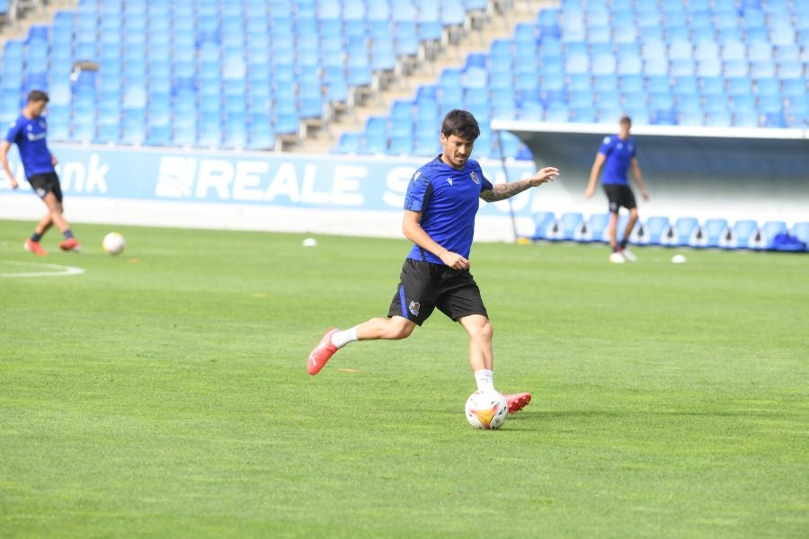 Fotos: Isak vuelve a entrenar en Zubieta
