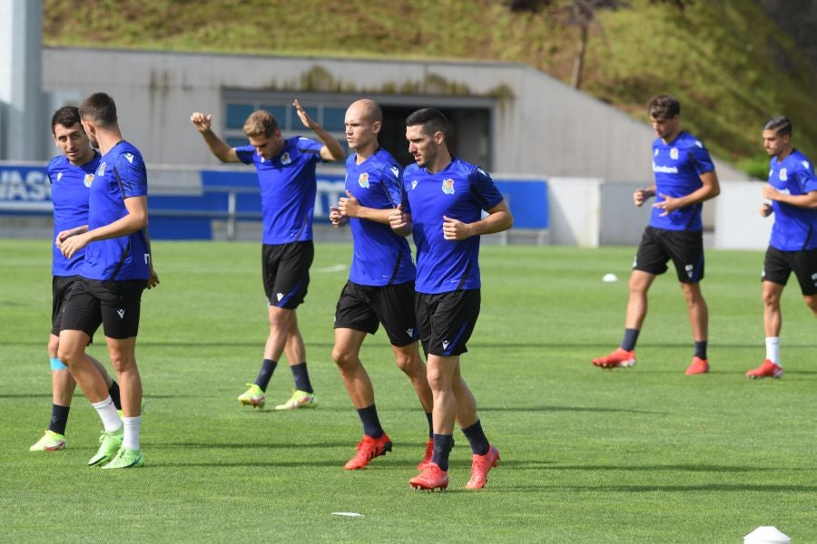 Fotos: Isak vuelve a entrenar en Zubieta