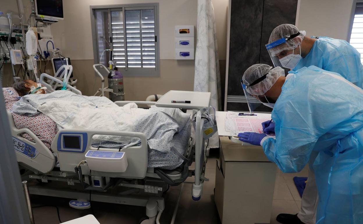 Covid-19: El perfil de los ingresados explica por qué hay un 35% de vacunados en las UCI