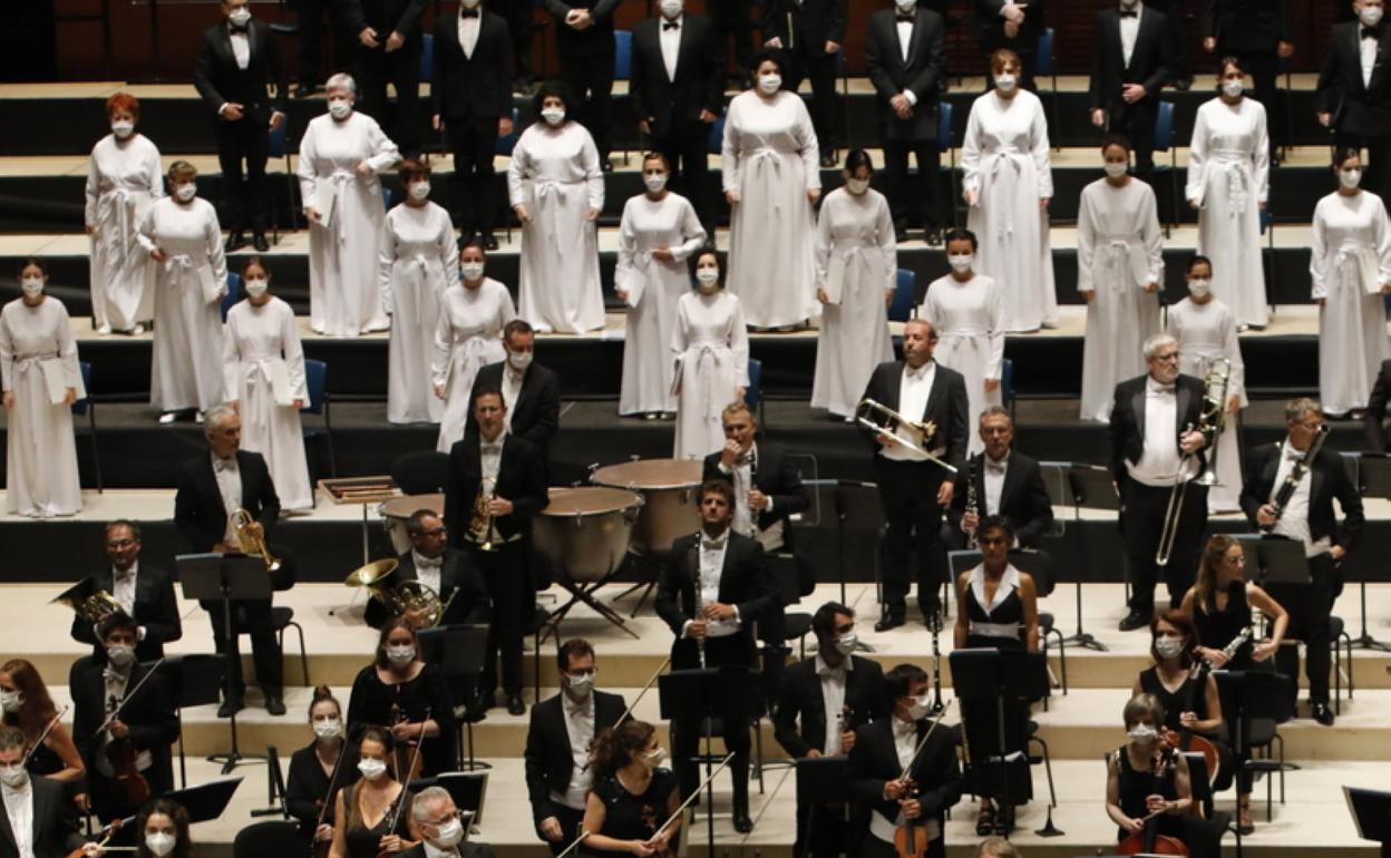 Un momento del concierto de anoche en el Kursaal. 