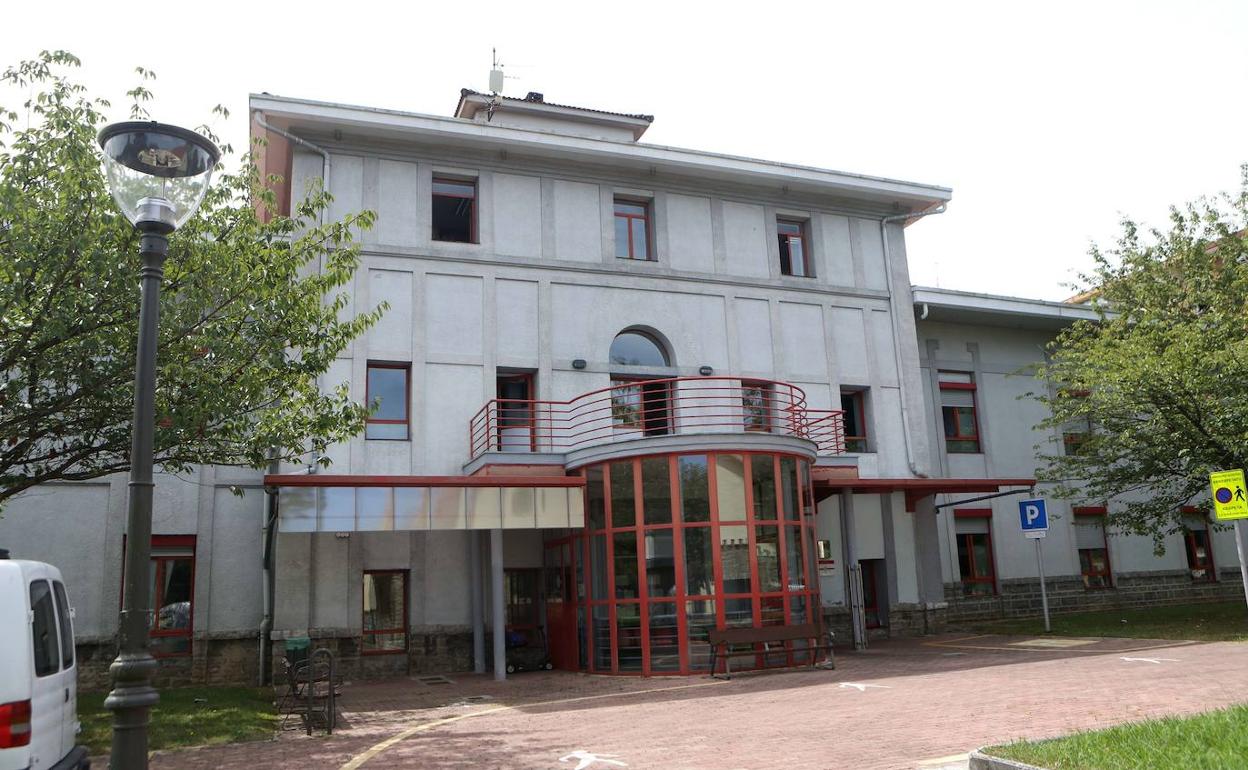 Un usuario con Covid de Ama Xantalen, en Irun, ha fallecido durante el fin de semana. 