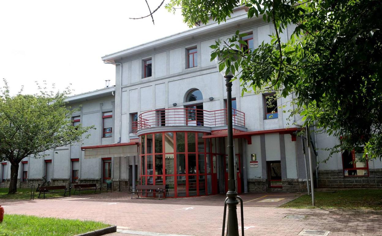 La residencia Ama Xantalen, de Irun, ha lamentado un nuevo fallecido con coronavirus. 