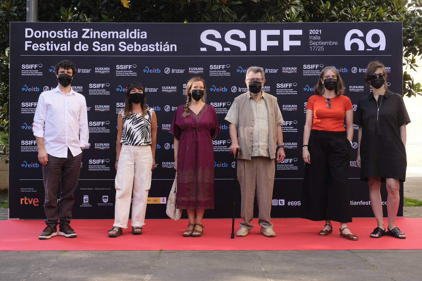 José Luis Rebordinos (Zinemaldi), Jaime Otamendi (Donostia Kultura), Bingen Zupiria (Departamento de Cultura) e Irene Larraza (Instituto Etxepare), en la presentación de las películas vascas que van a participar en el Festival.