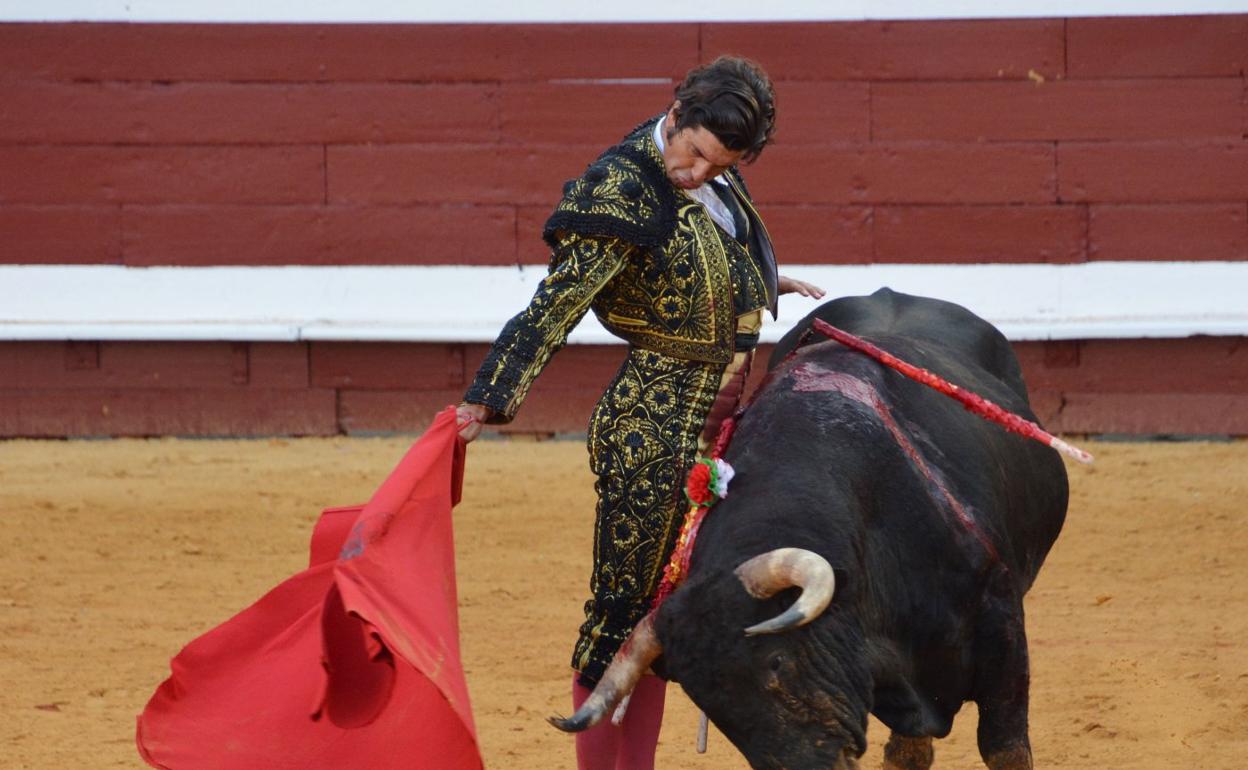 Pase ayudado de Morante de la Puebla en Dax el pasado 16 de agosto. 